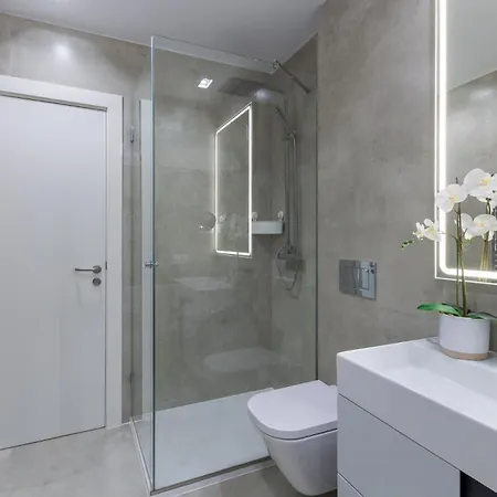 Moderno Con Impresionantes Vistas Al Mar