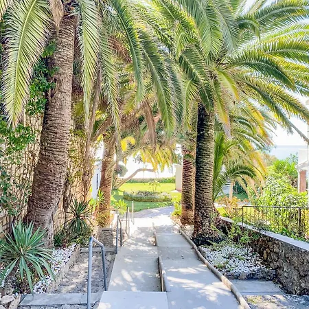 Moderno Con Impresionantes Vistas Al Mar