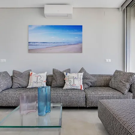 Moderno Con Impresionantes Vistas Al Mar